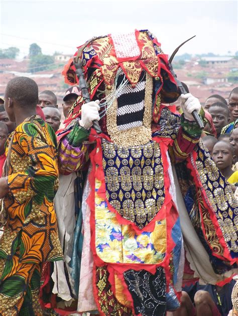  Das Egungun-Fest: Religiöse Zeremonien Und Politische Symbolik Im 2. Jahrhundert Nach Christus In Yorubaland